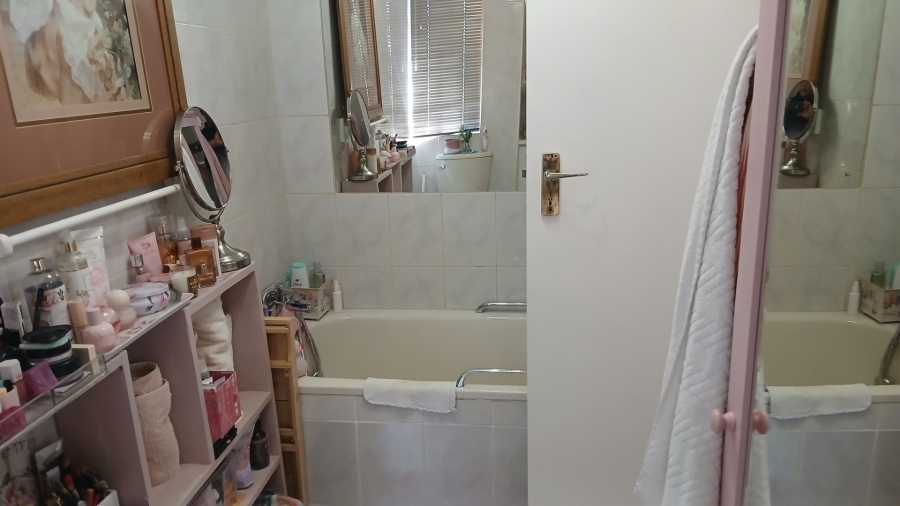 2 Bedroom Property for Sale in Langenhovenpark Free State